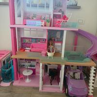 Casa dei sogni di Barbie e auto