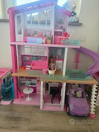 Casa dei sogni di Barbie e auto