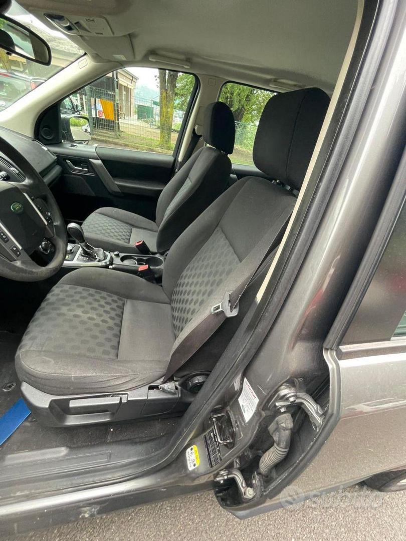 Land Rover Freelander 2008 photo 2