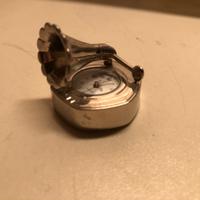 Orologio a forma di grammofono
