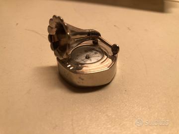 Orologio a forma di grammofono