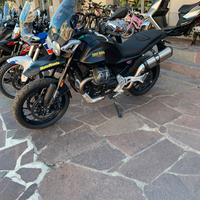 Moto Guzzi V85 Strada 2024 Nero