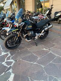 Moto Guzzi V85 Strada 2024 Nero