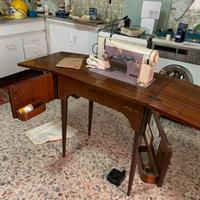 Macchina da cucire Necchi