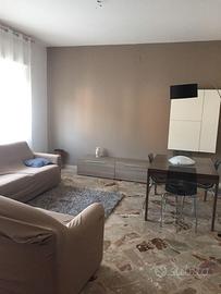 Mondello luminoso appartamento