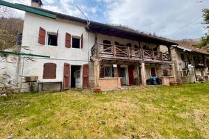 Complesso Rustico con ampio terreno a Ceresera