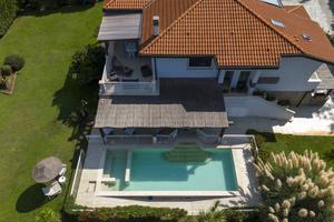 Villa di 260 m² con più di 5 locali a Pietrasanta