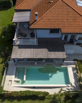 Villa di 260 m² con più di 5 locali a Pietrasanta