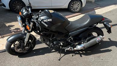Ducati Monster  695