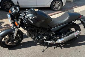 Ducati Monster  695