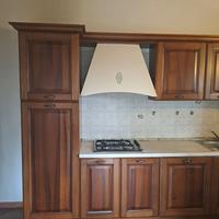 Cucina come da foto con lavastoviglie, frige forno