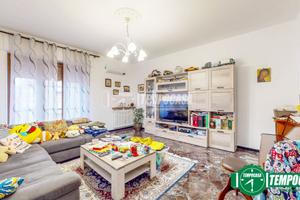 AMPIO APPARTAMENTO RISTRUTTURATO NEL CUORE DI OVAD