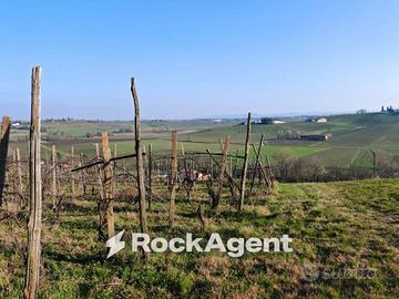 Rustico / Casale di 198 m² con 3 locali e box auto