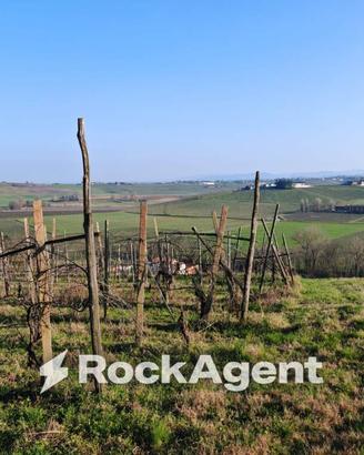 Rustico / Casale di 198 m² con 3 locali e box auto