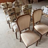 Sedie in legno e stoffa