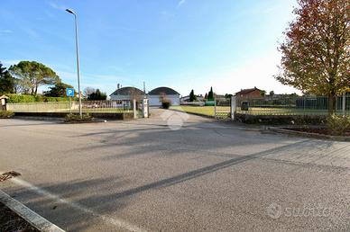 CAPANNONE A SANTA MARIA LA LONGA