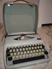 Macchina da scrivere vintage Adler Tippa