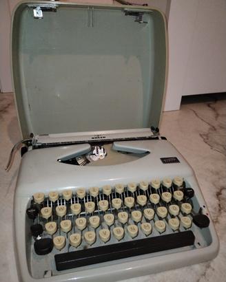 Macchina da scrivere vintage Adler Tippa