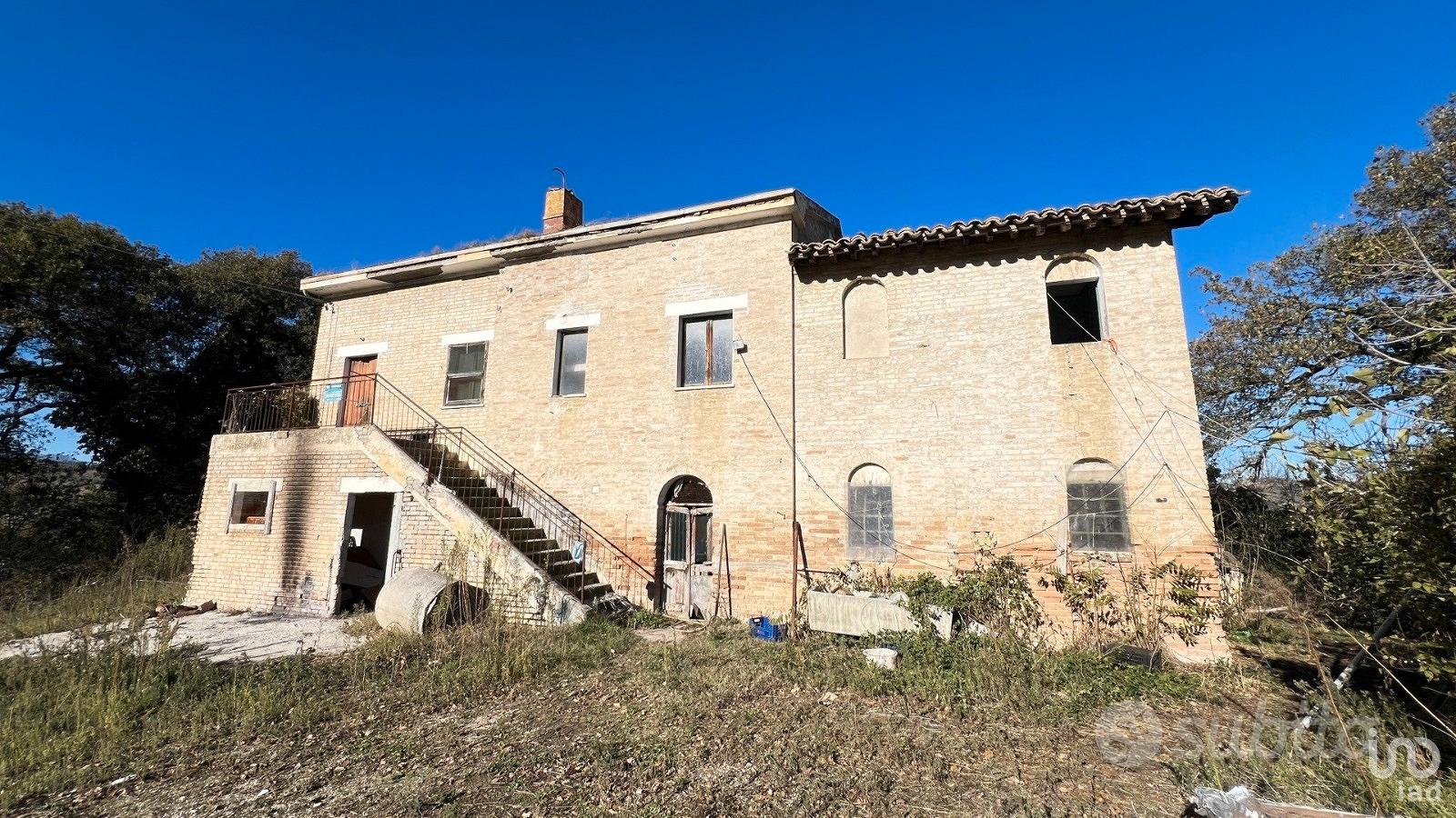 Casale/rustico con terreno a Servigliano - Vista 5