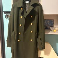 Il cappotto verde militare da donna
