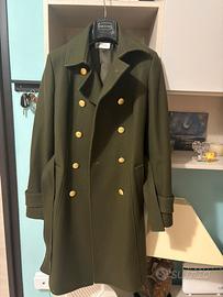 Il cappotto verde militare da donna