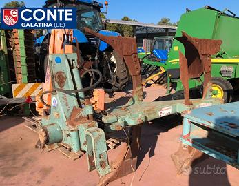 Aratro bivomere reversibile Nardi usato