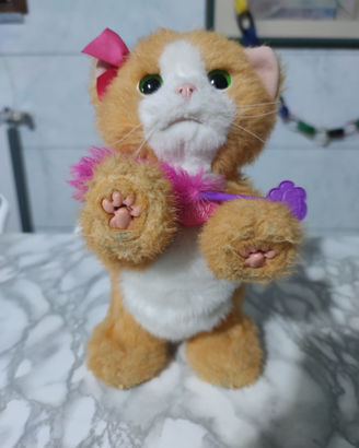 FurReal Daisy, la Gattina Che Gioca con Te