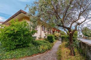 Villa di 522 m² con 4 locali e box auto doppio a F