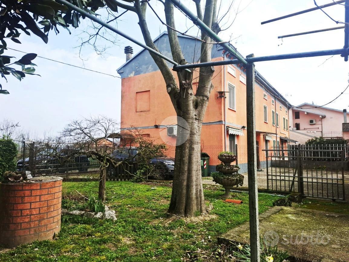 VILLA SINGOLA A PIZZALE - Vista 2