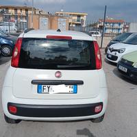 ofro macchina come nuova bella 