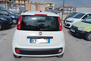 ofro macchina come nuova bella 