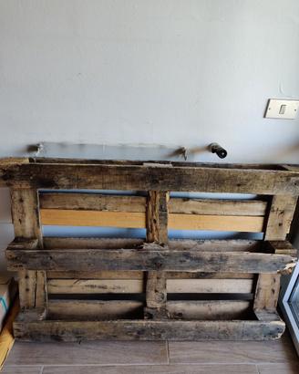 Pallet di legno usato