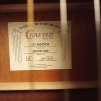 Crafter chitarra acustica non amplificata.