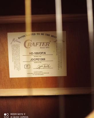 Crafter chitarra acustica non amplificata.