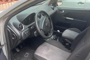  Ford Fiesta del 2006 --1400 tdci
