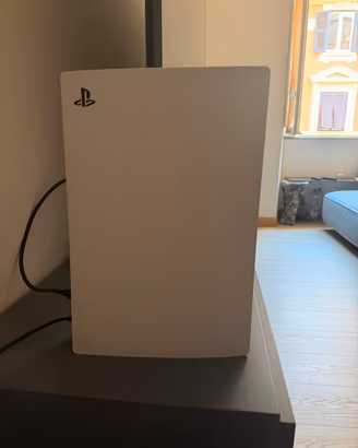 PS5 standard con lettore disco + 2 Joypad + gioco