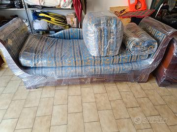 divano stile impero romano