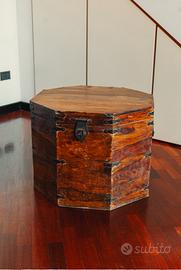 Baule / tavolino d’appoggio ottagonale antico