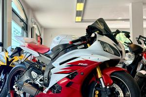 YAMAHA YZF R6 ACCESSORIATA FINANZIABILE