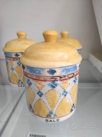 Vasi cucina zucchero e sale
