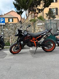 KTM 690 SuperMoto