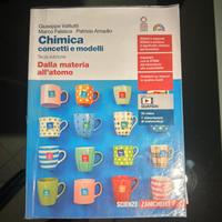 Lubro 1 anno chimica  zanichelli in ottime cond.
