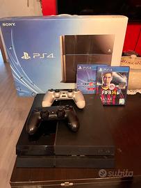 playstation 4 con due controller originali