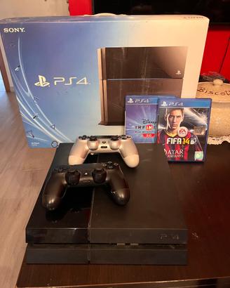 playstation 4 con due controller originali