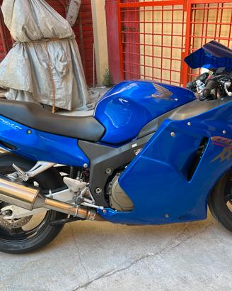 Honda cbr 1000 xx super blackbird restaurata