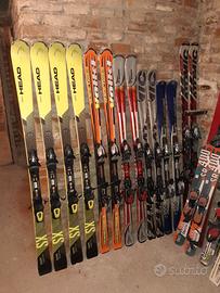 Sci usati con attacchi