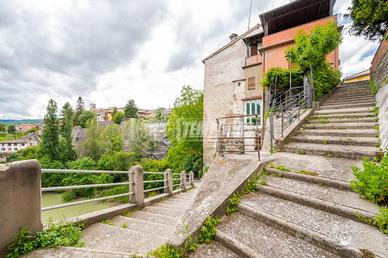 Appartamento con ingresso indipendente a Fognano (