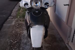 scooter Aprilia Scarabeo