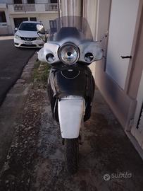 scooter Aprilia Scarabeo