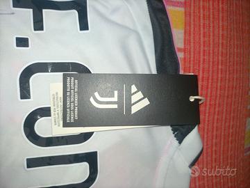 Maglia Ufficiale Juventus con 5 Firme Originali